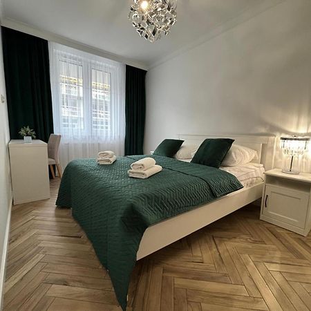 Apartamenty W Centrum Bialegostoku Z Parkingiem W Garazu Podziemnym เบียวิสตอก ภายนอก รูปภาพ