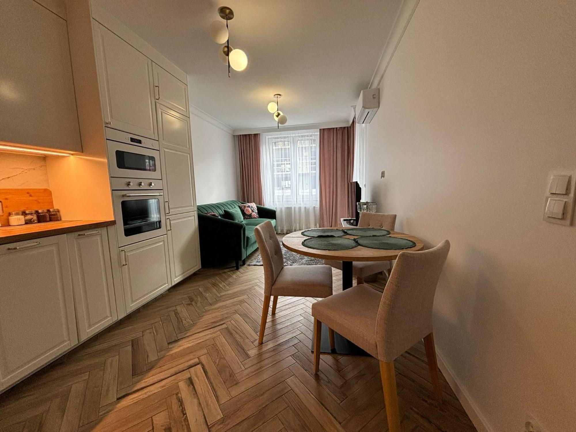 Apartamenty W Centrum Bialegostoku Z Parkingiem W Garazu Podziemnym เบียวิสตอก ภายนอก รูปภาพ